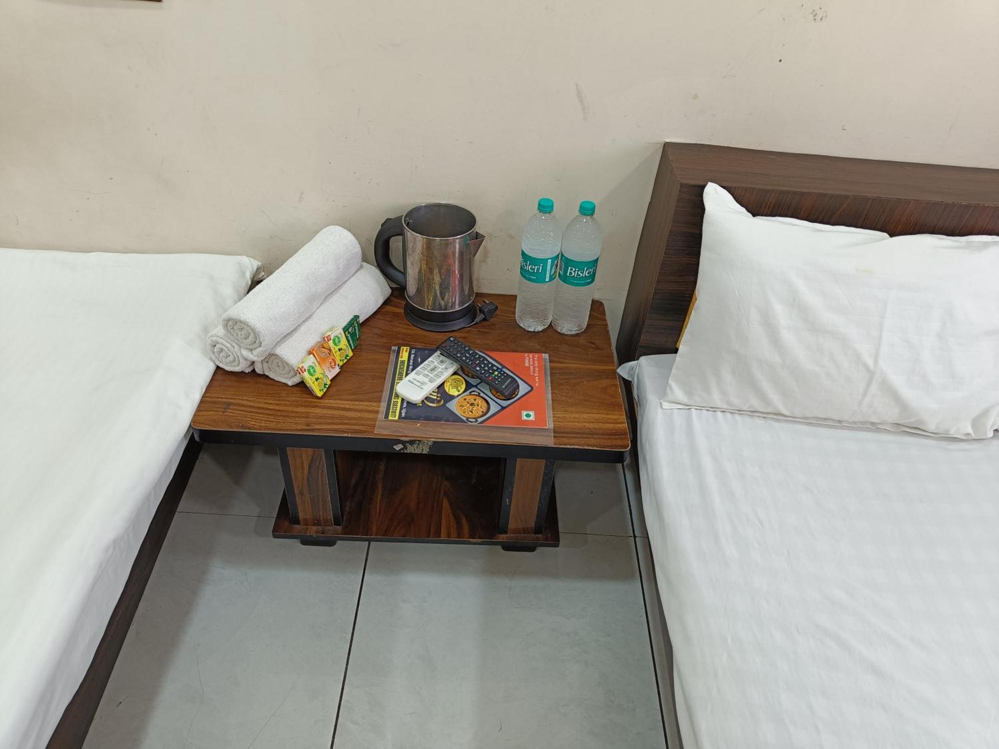 Hotel S Tower Ujjain Exteriör bild