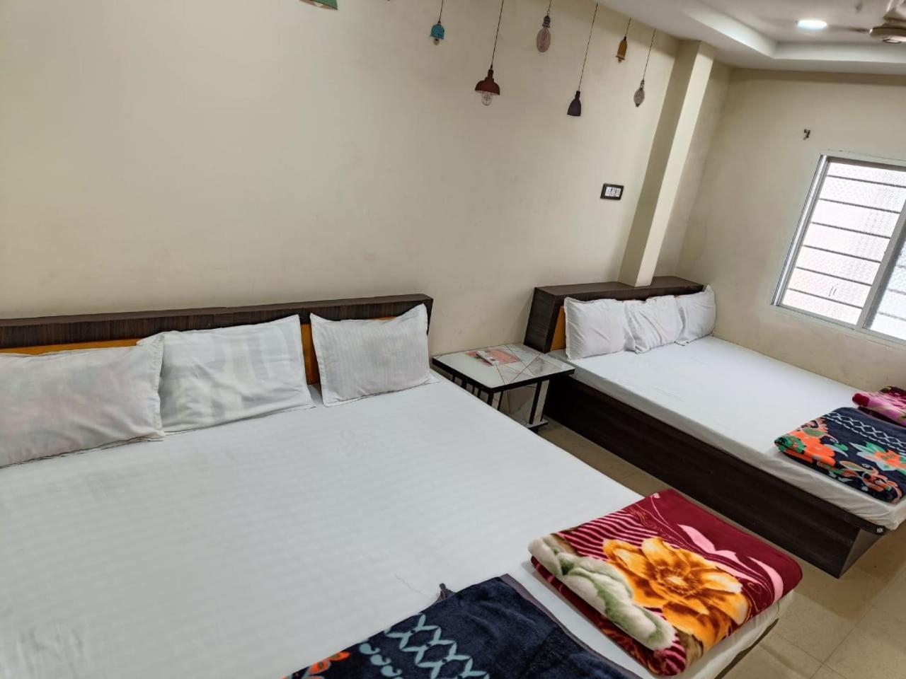 Hotel S Tower Ujjain Exteriör bild