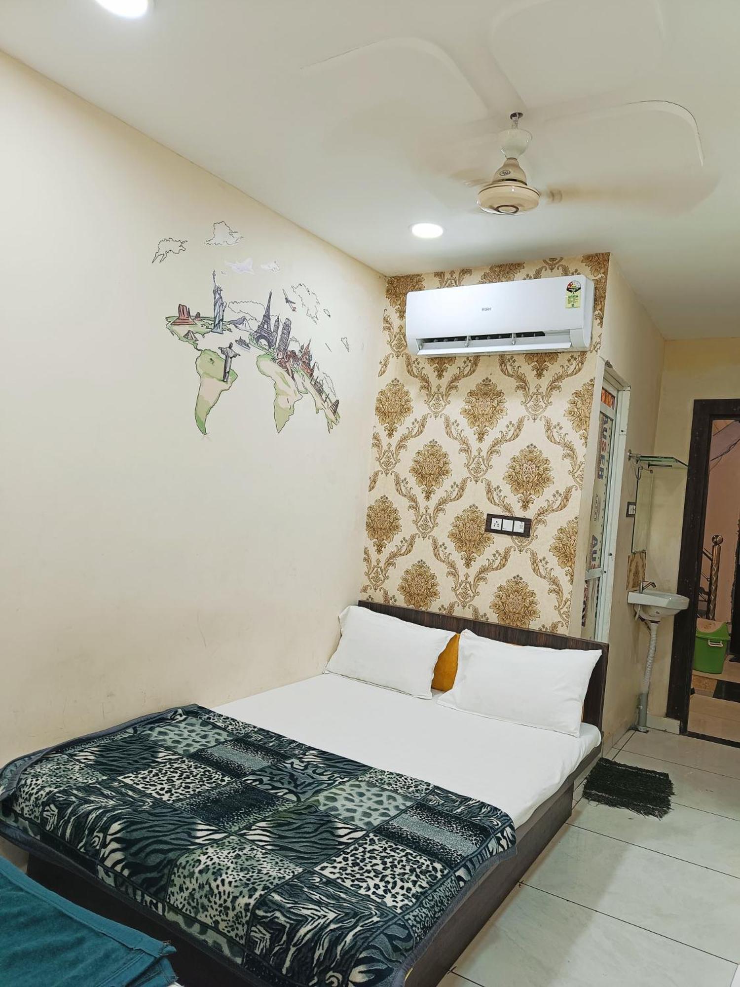 Hotel S Tower Ujjain Exteriör bild